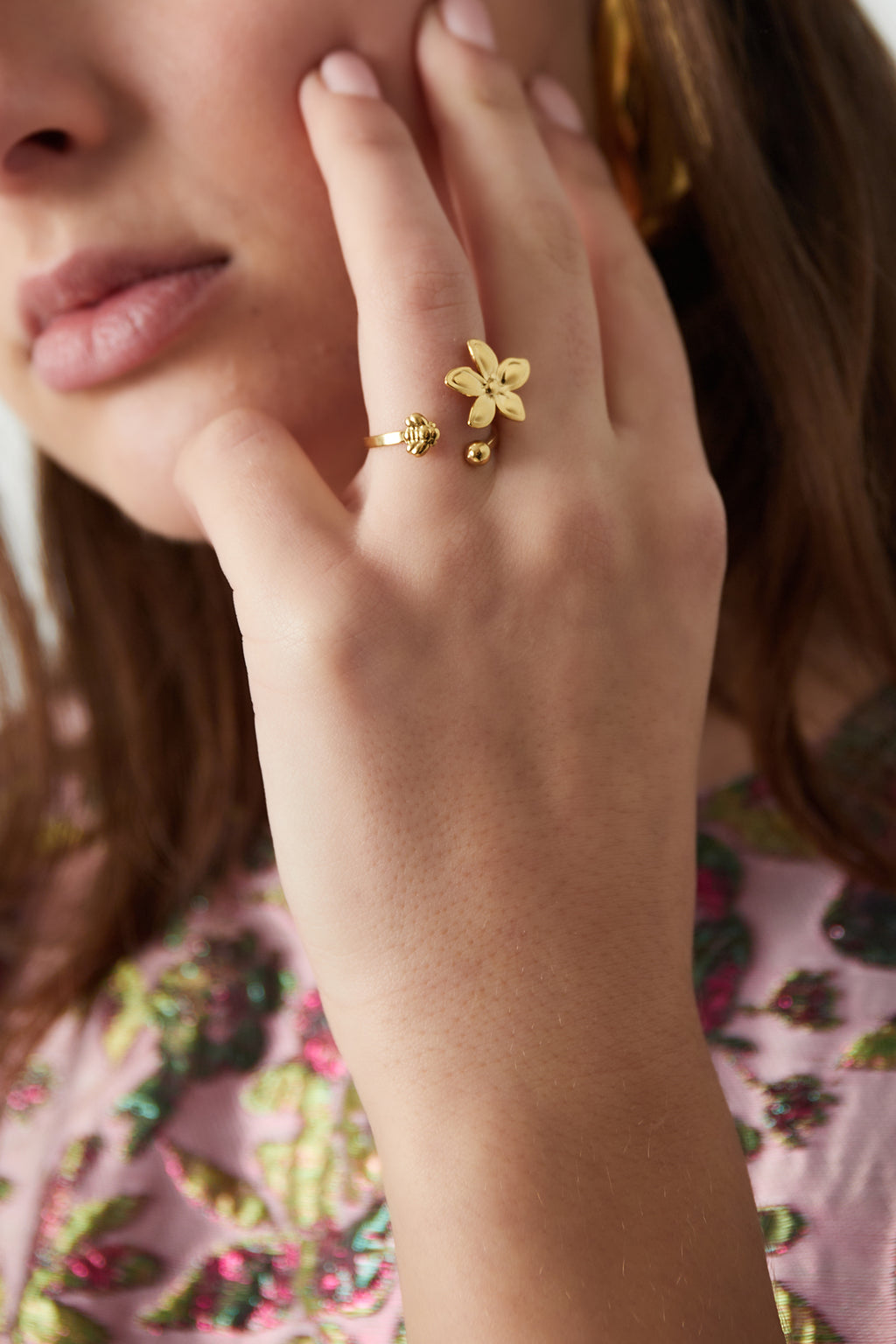 Ring mit floralem Flair – Farbe Gold