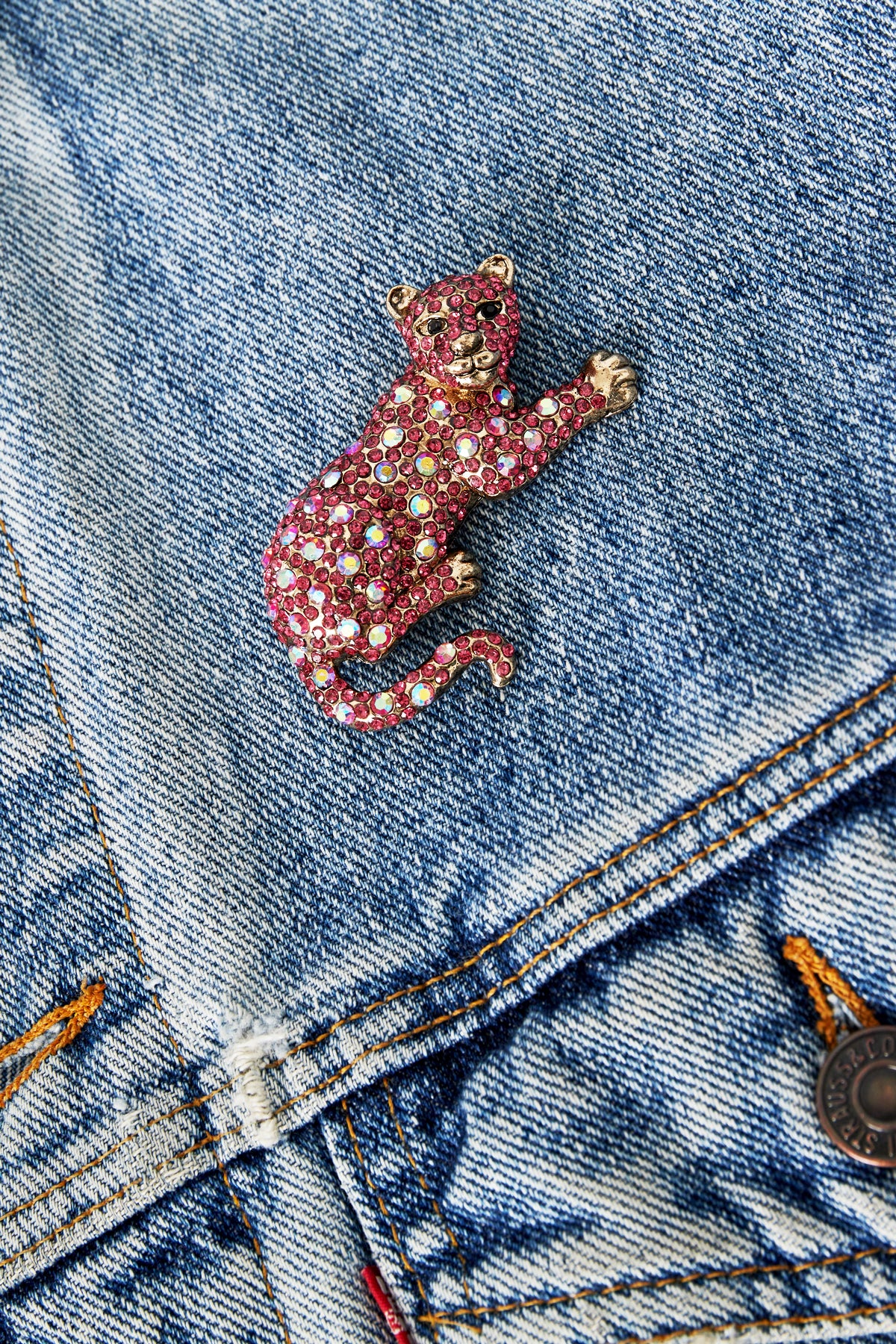 Leopardenbrosche