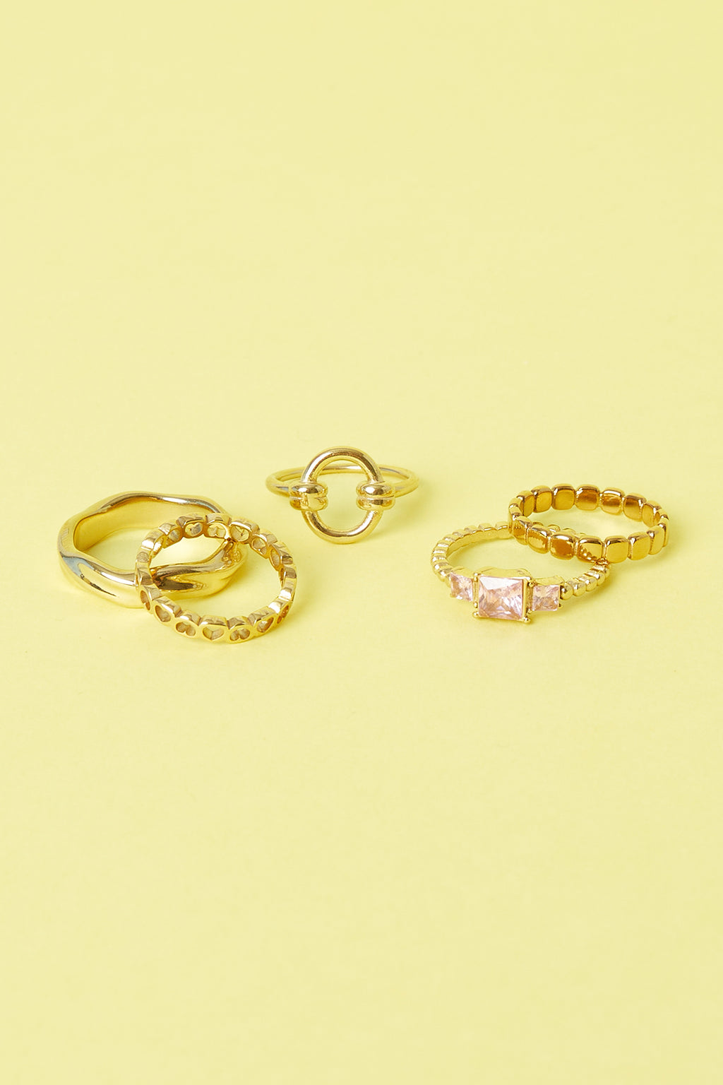Minimalistischer Ring mit Kreis