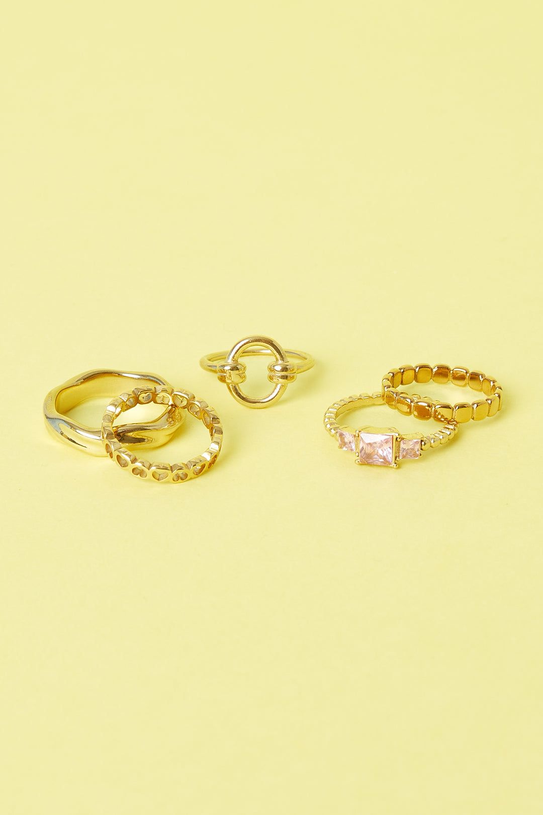 Minimalistischer Ring mit Kreis