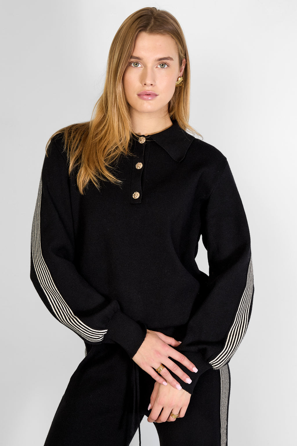 Strickpullover mit Streifen